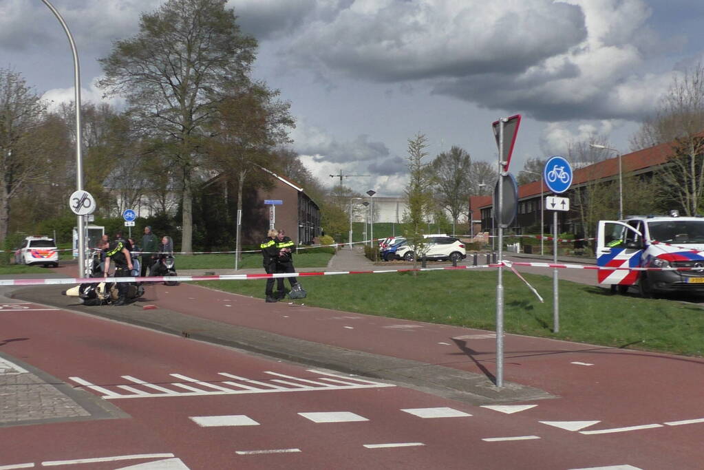 Scooterrijder raakt zwaargewond bij botsing tegen paal