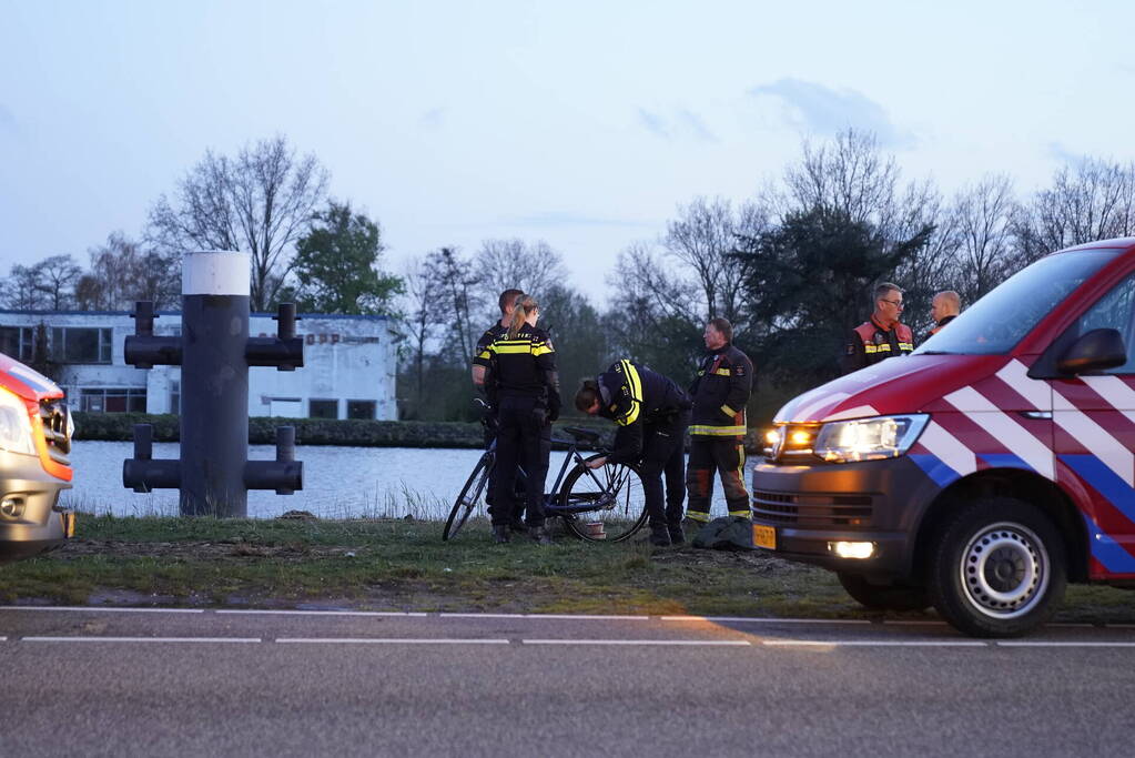 Fiets gevonden langs het water