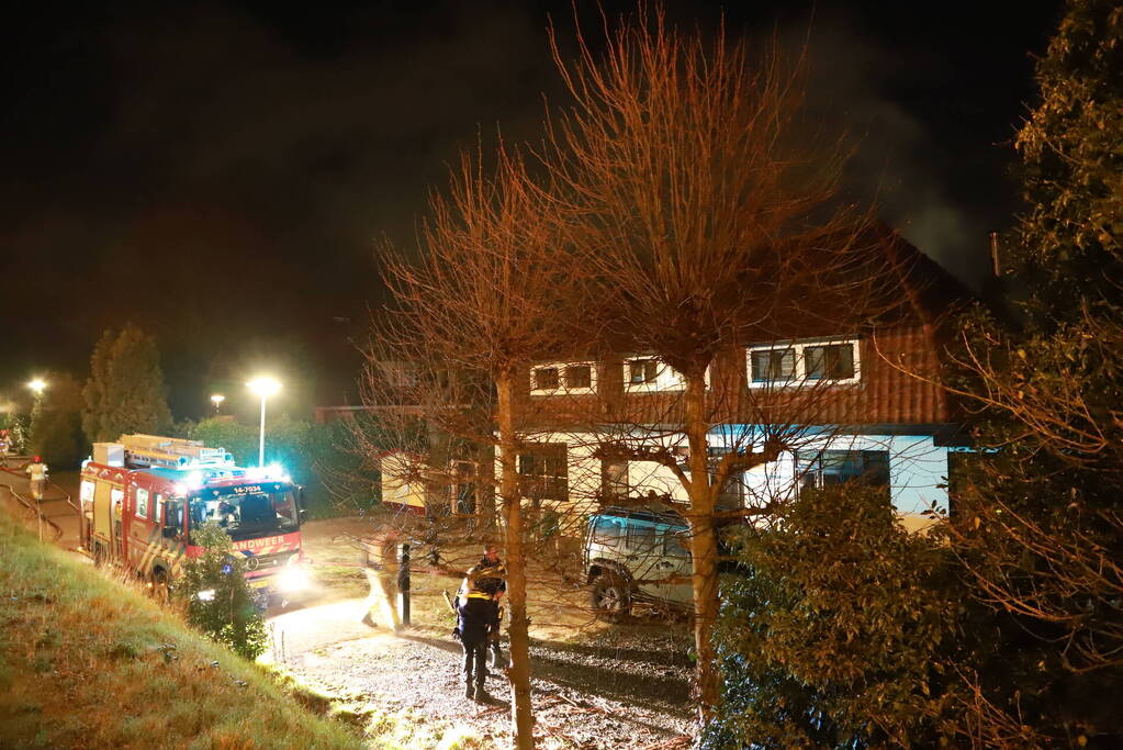 Bewoner start bluspoging bij brand