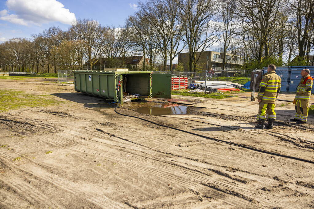 Brand in container vol asbest