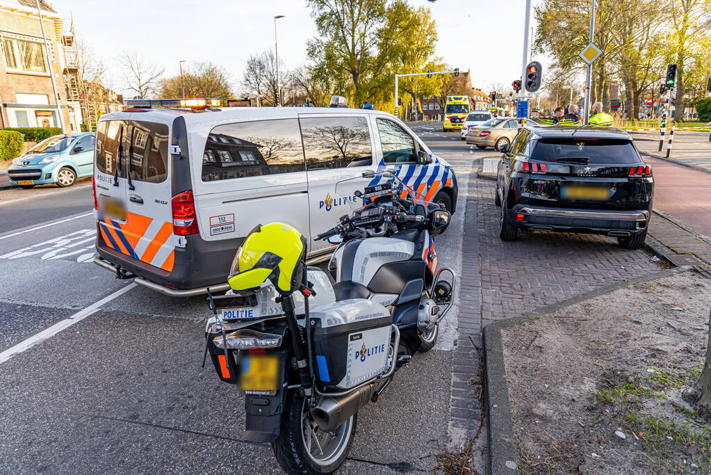 Scooterrijder gewond bij botsing met auto