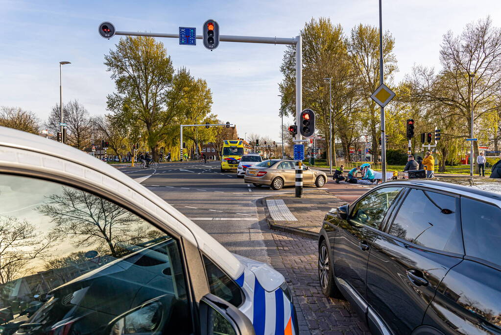 Scooterrijder gewond bij botsing met auto