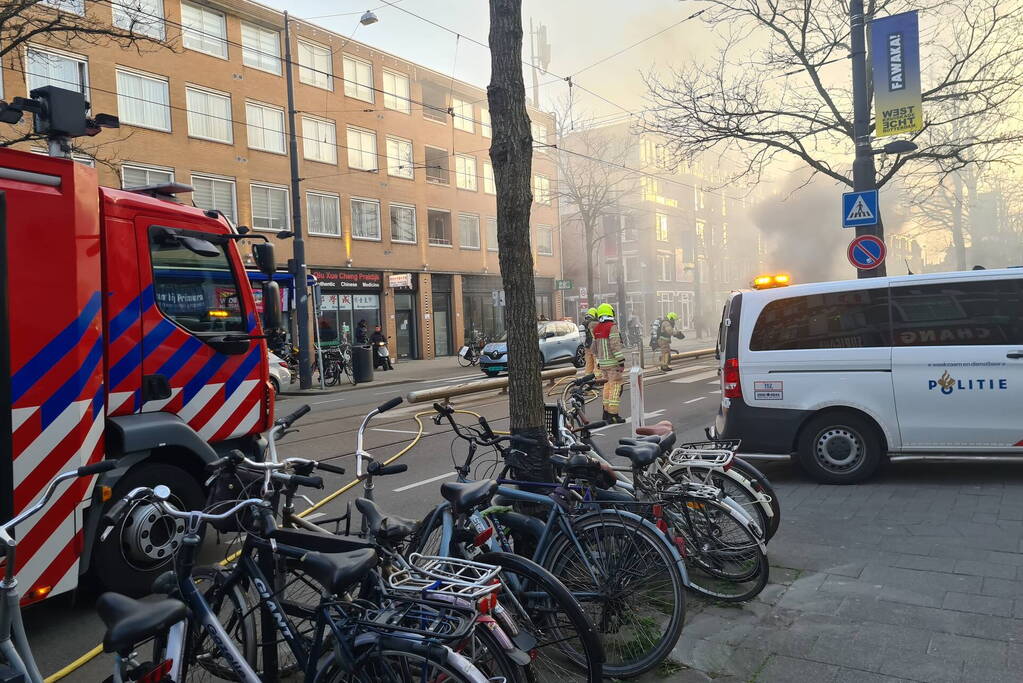 Auto brandt volledig uit