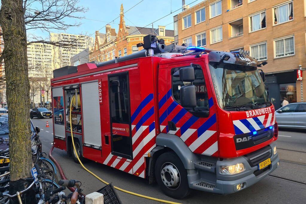 Auto brandt volledig uit