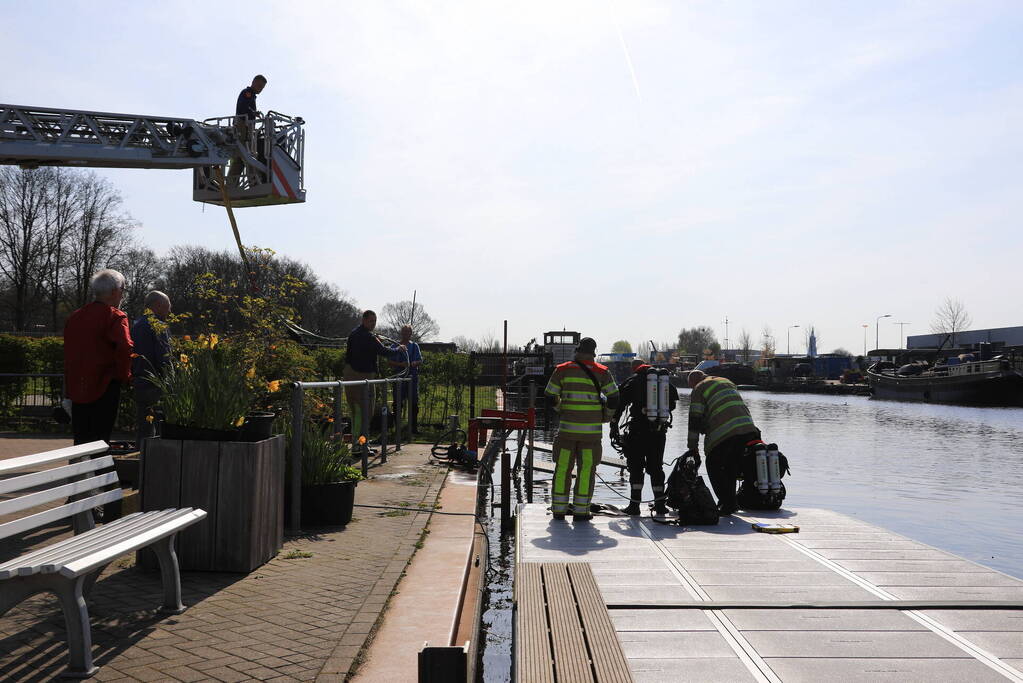 Roeibak Roeivereniging Hemus gezonken in de Eem