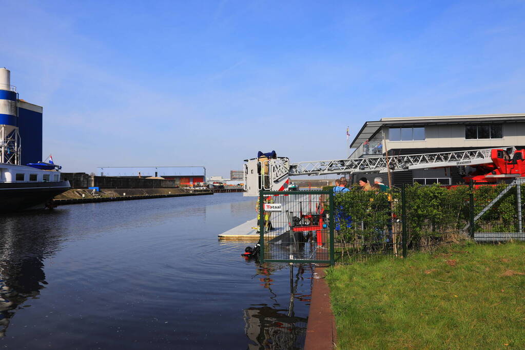 Roeibak Roeivereniging Hemus gezonken in de Eem
