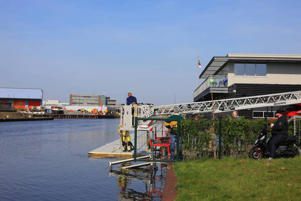 Roeibak Roeivereniging Hemus gezonken in de Eem