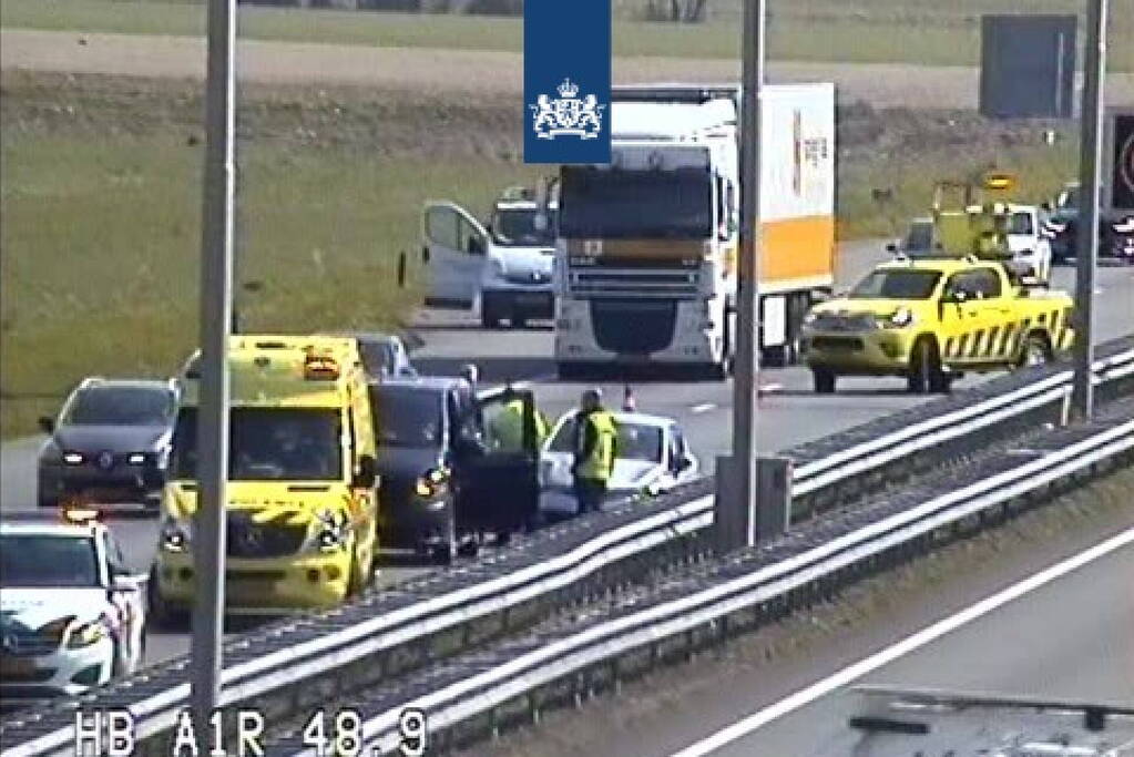 Schade na aanrijding op snelweg