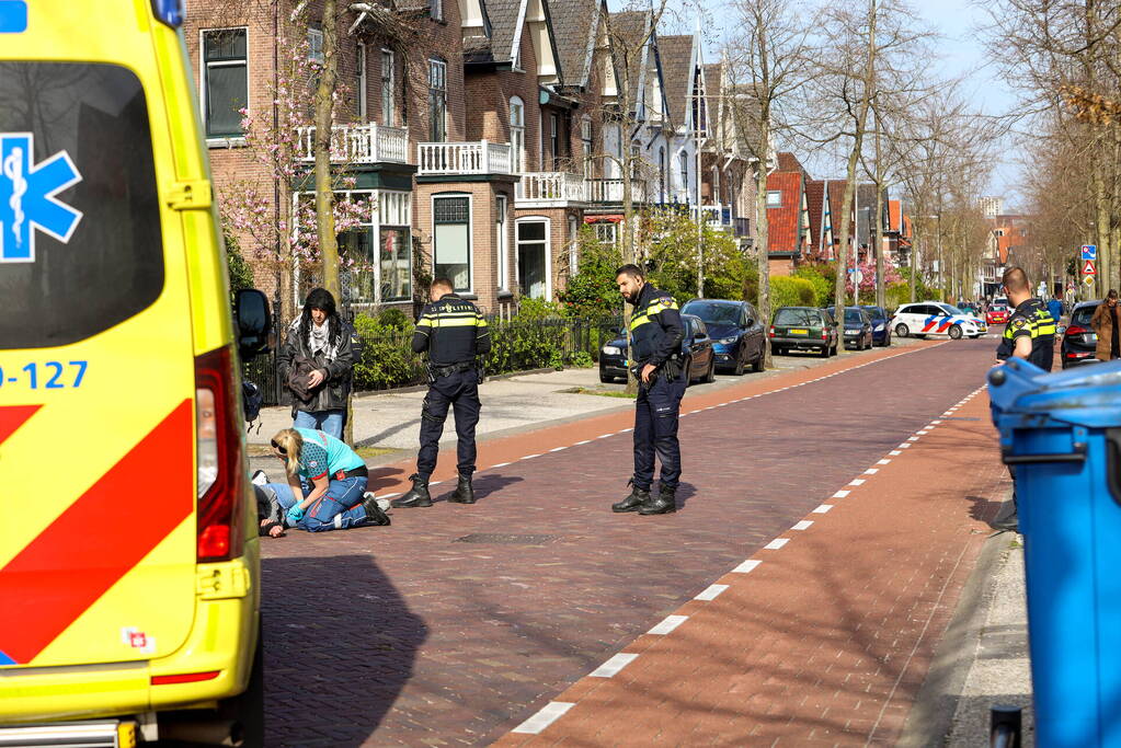 Scooter loopt flinke schade op bij verkeersongeval