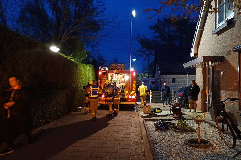 Brand in schoorsteen van woning