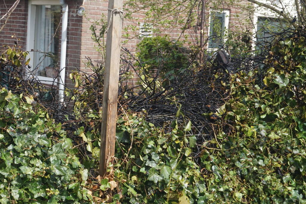 Heg vat vlam tijdens werkzaamheden