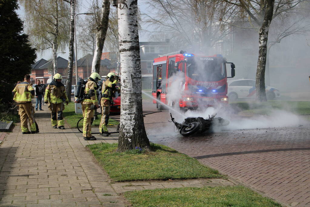 Motor gaat in vlammen op