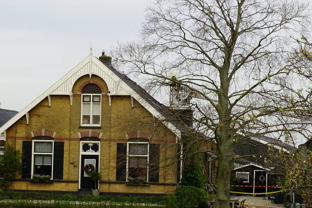 Grote uitslaande brand in boerderij