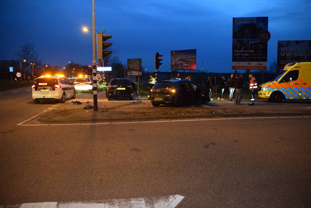 Veel schade na ongeval op kruising