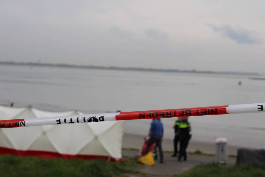 Onderzoek naar aantreffen overleden persoon