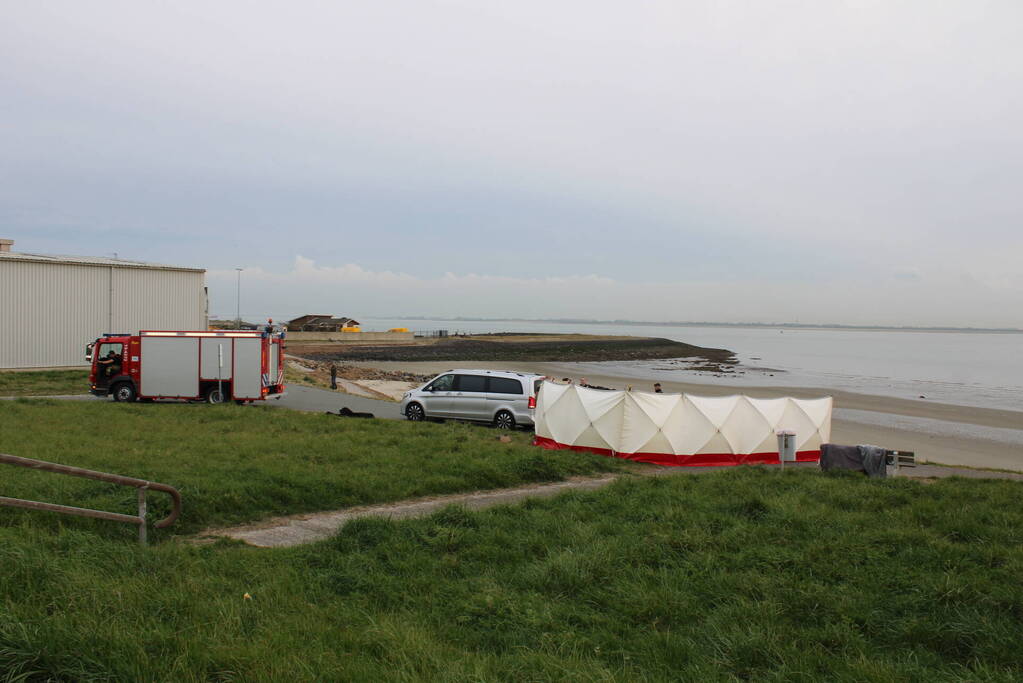 Onderzoek naar aantreffen overleden persoon