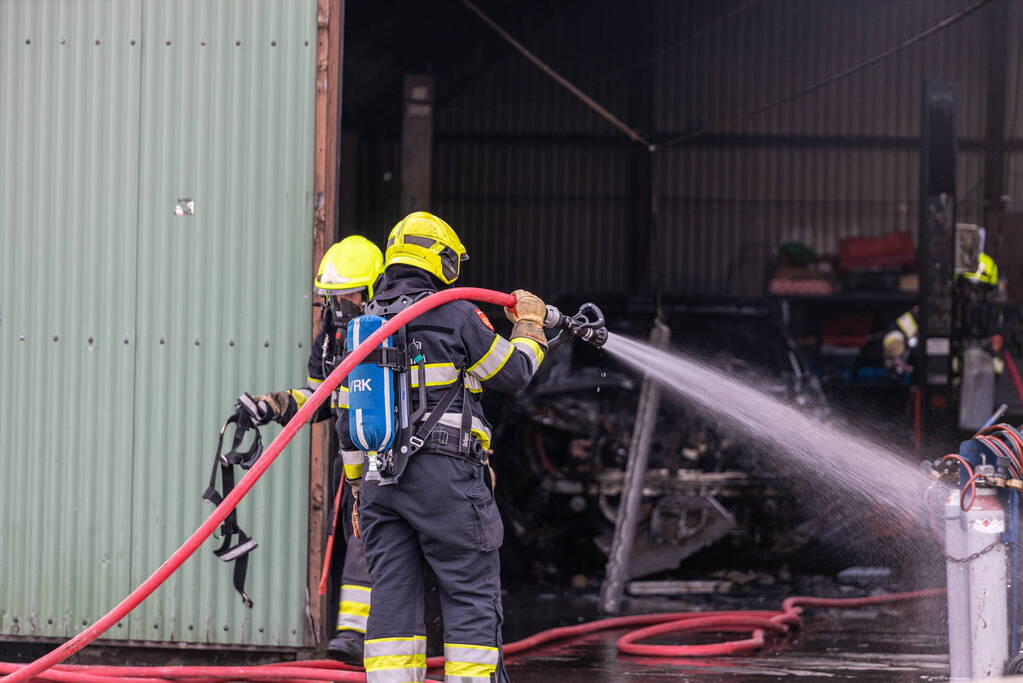 Grote brand in autosloperij
