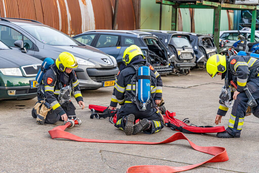 Grote brand in autosloperij