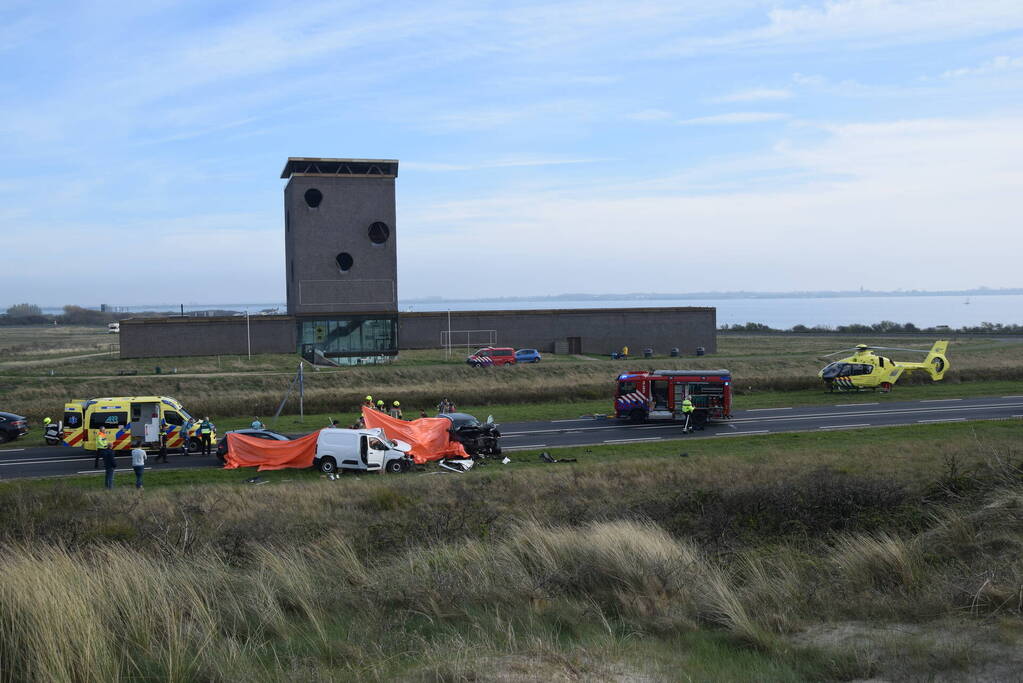 Dode en zwaar gewonde bij ernstig ongeluk