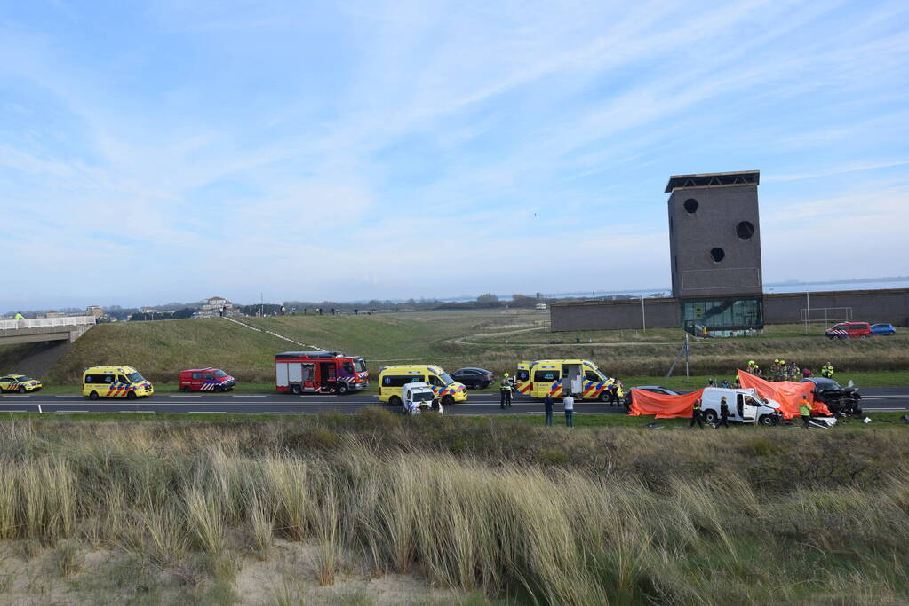 Dode en zwaar gewonde bij ernstig ongeluk