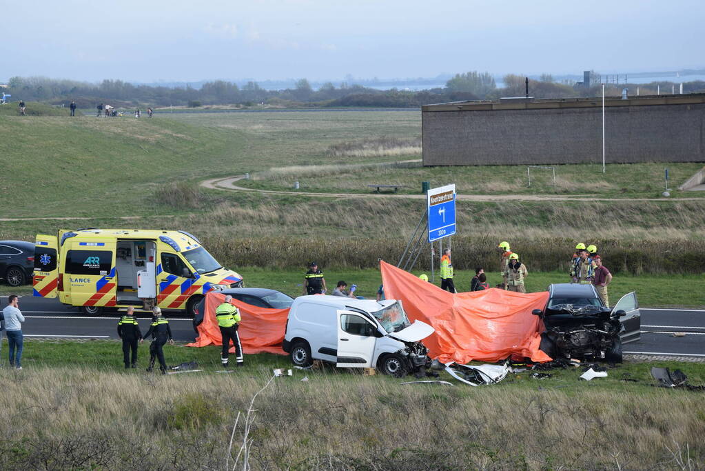 Dode en zwaar gewonde bij ernstig ongeluk