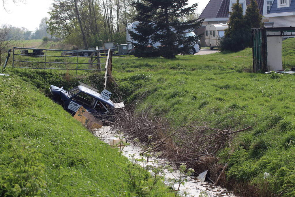 Bestuurder crossauto gewond bij eenzijdig ongeval