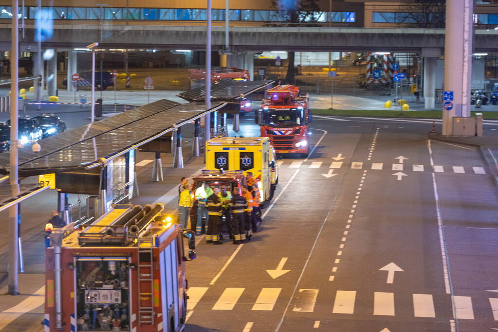 Schiphol ontruimd vanwege brand bij pizzatent