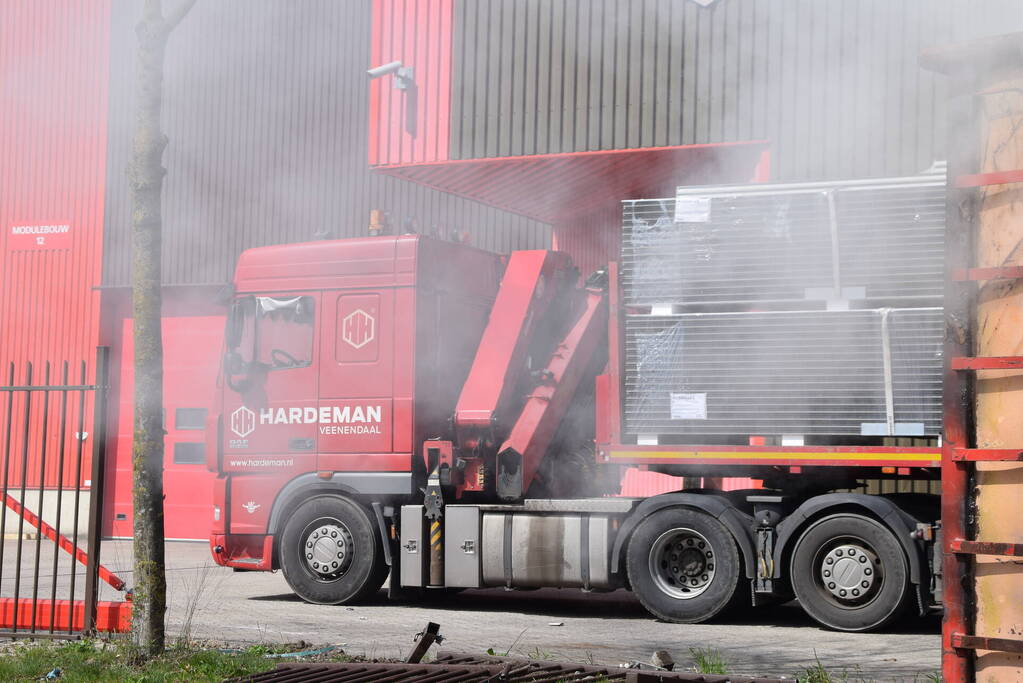 Hevige brand in grote afvalcontainer