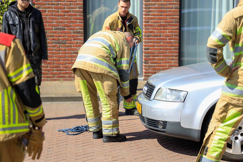 Kortsluiting in geparkeerde auto in parkeergarage