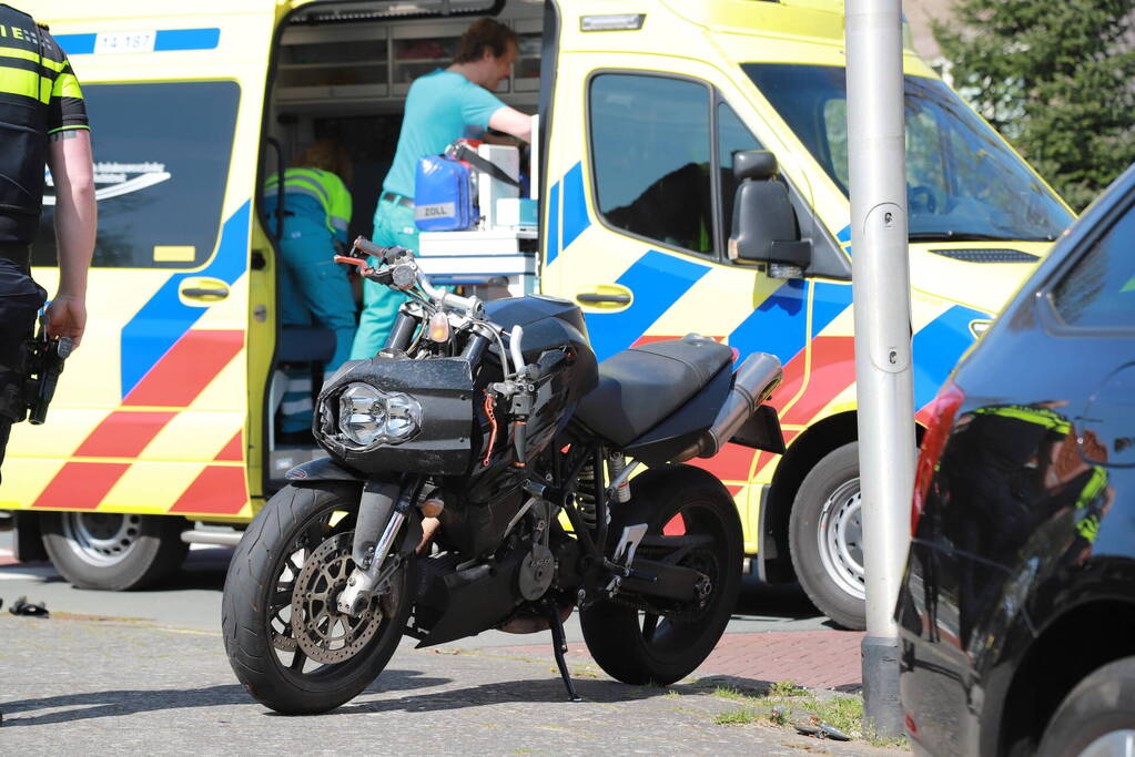 Motorrijder gewond bij botsing
