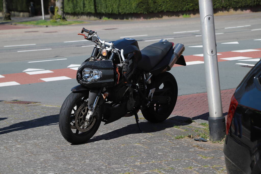 Motorrijder gewond bij botsing