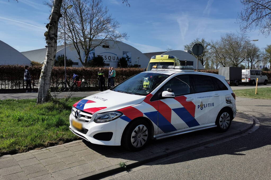 Persoon gewond na val met fiets