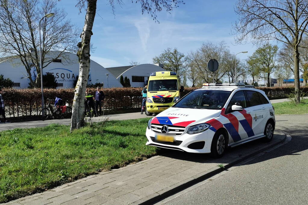 Persoon gewond na val met fiets