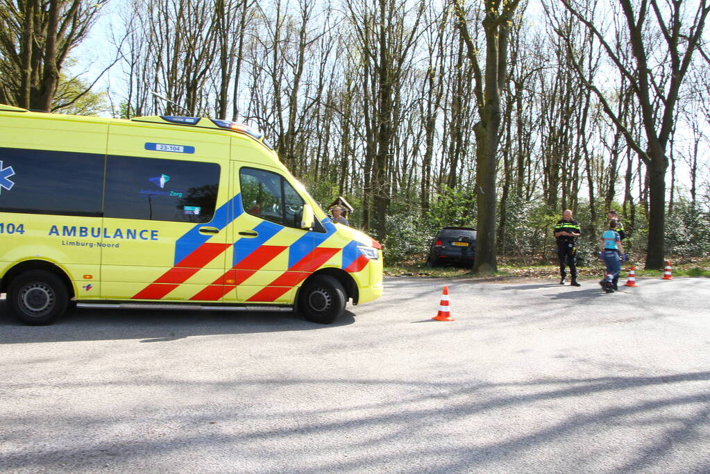Auto belandt in greppel na ongeval