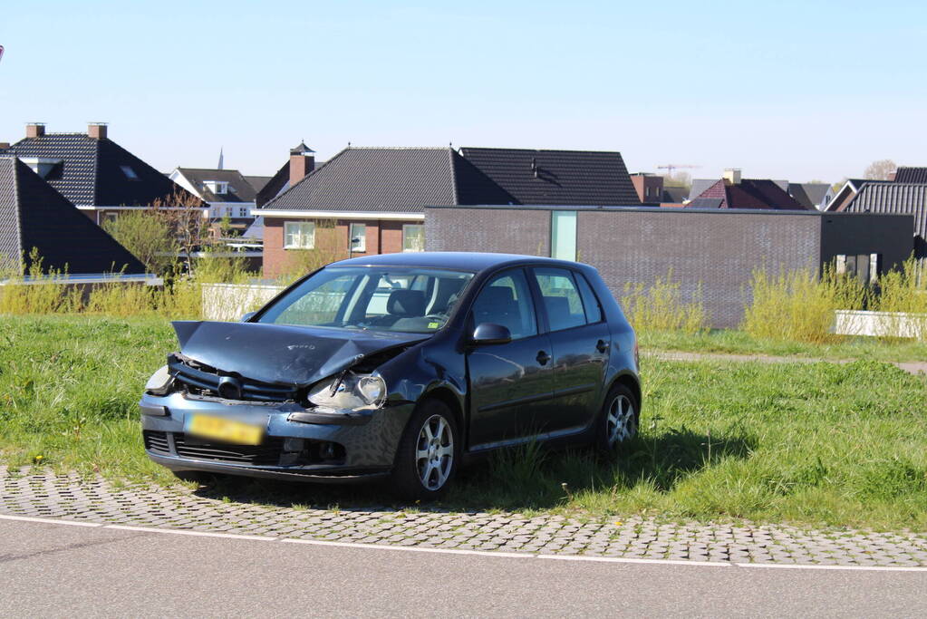 Schade bij frontale botsing op kruising