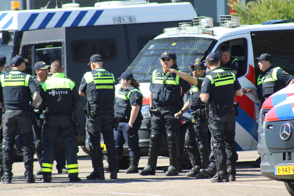 Veel politie op de been tijdens TOTO KNVB bekerfinale in Feijenoord-stadion