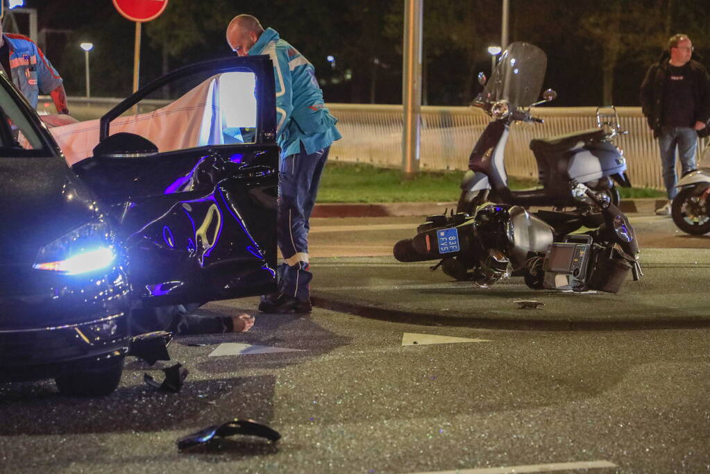 Scooterrijder gewond bij aanrijding op kruising voor Amerena