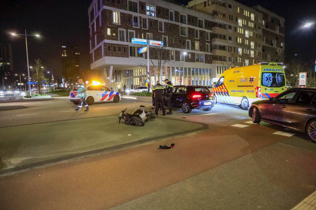 Scooterrijder gewond bij aanrijding op kruising voor Amerena