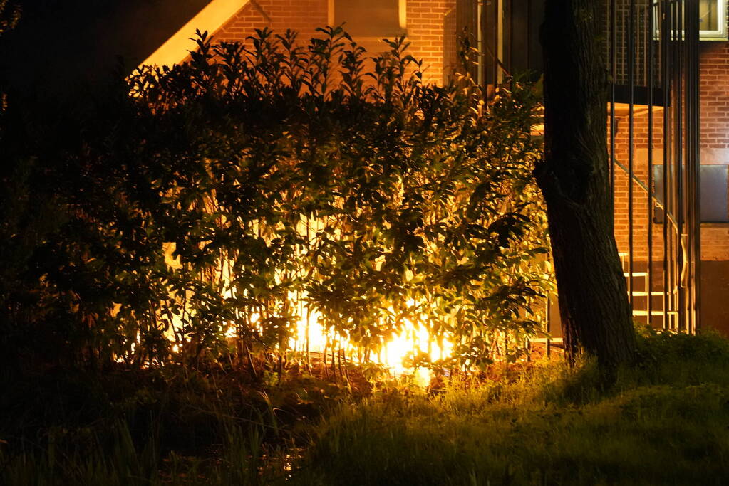 Straatafval vat vlam