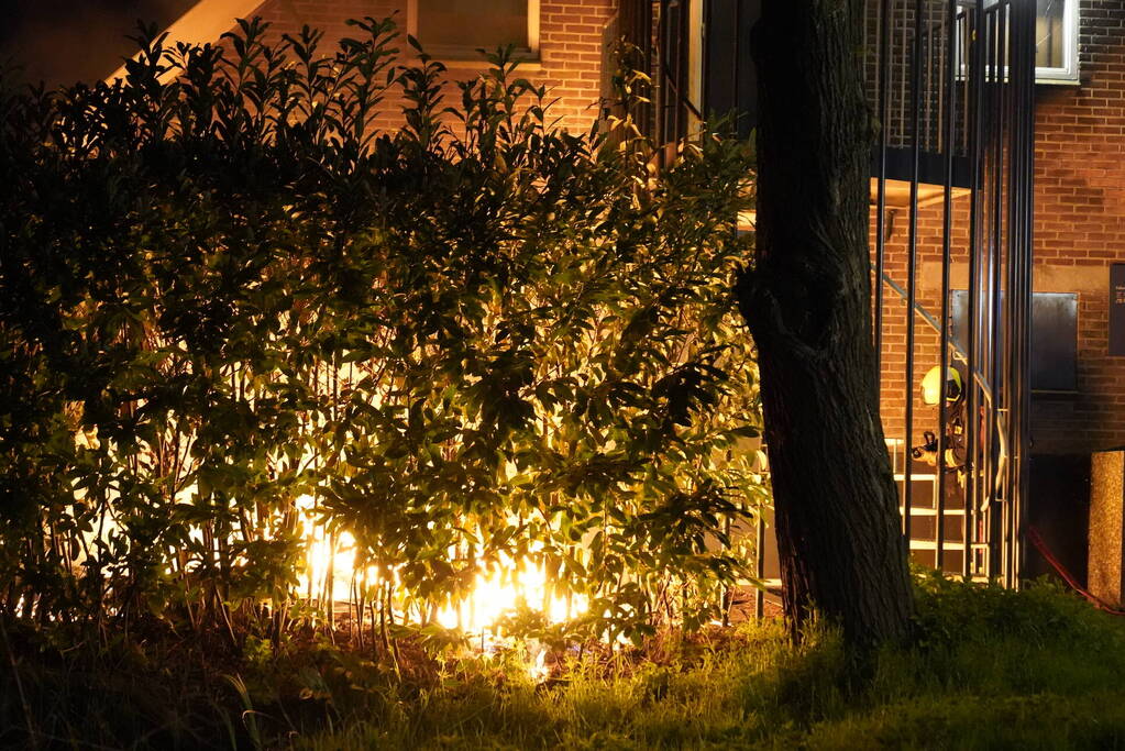 Straatafval vat vlam