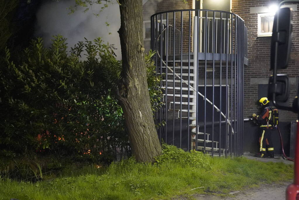 Straatafval vat vlam