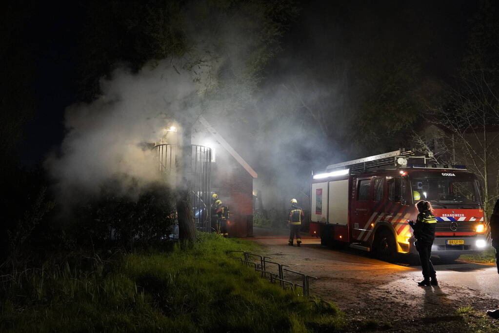 Straatafval vat vlam