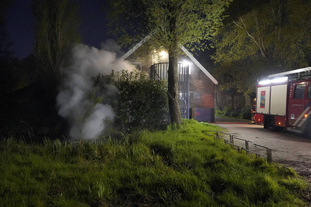 Straatafval vat vlam