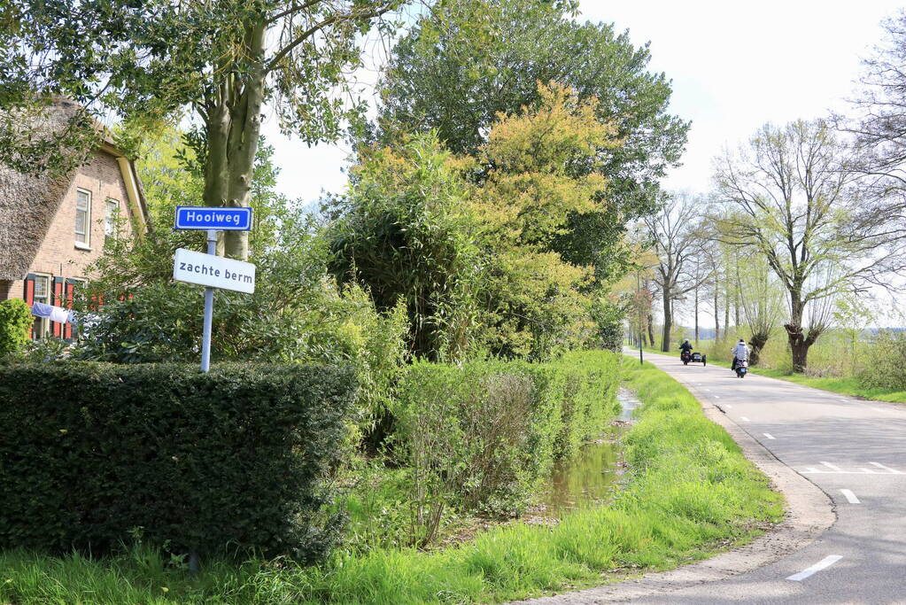 Waterleiding geraakt tijdens plaatsen van groentekas