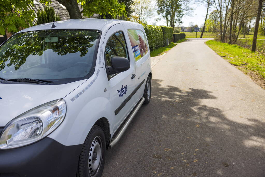 Waterleiding geraakt tijdens plaatsen van groentekas