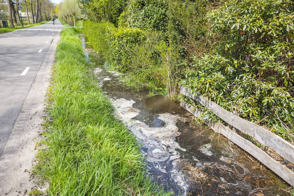 Waterleiding geraakt tijdens plaatsen van groentekas