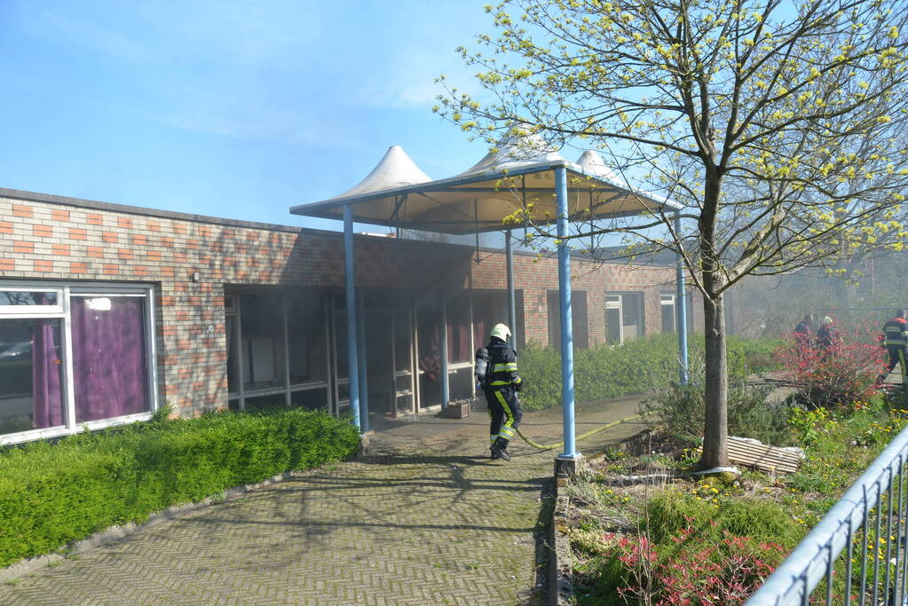 Brand in leegstaand pand