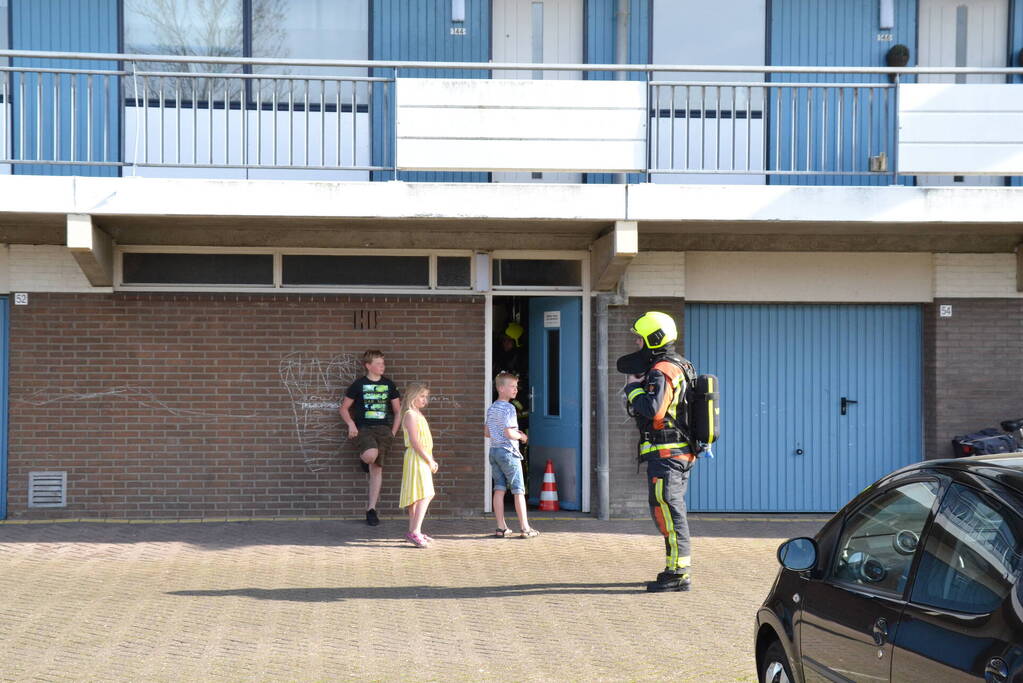 Brandweer onderzoekt benzinelucht in berging