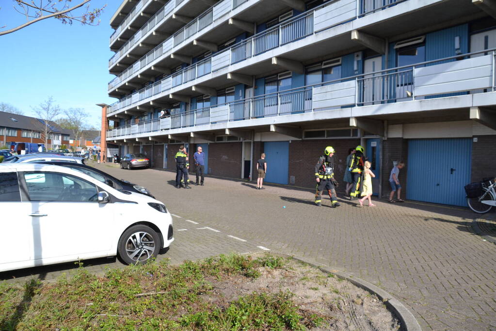 Brandweer onderzoekt benzinelucht in berging