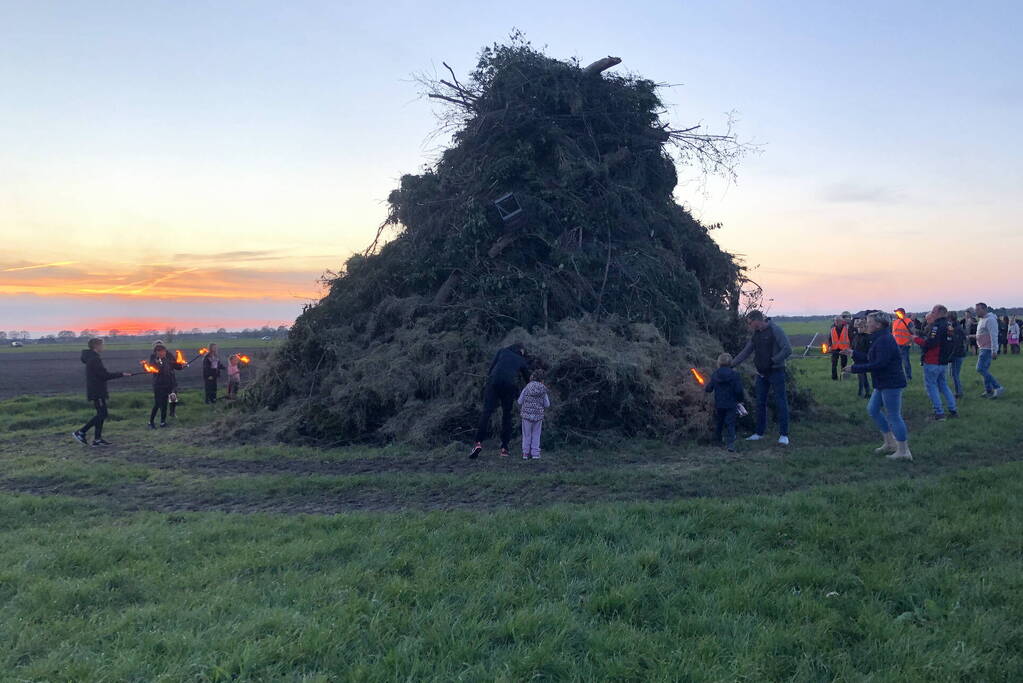 Grote drukte bij paasvuur